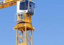 Věžové trolejové jeřáby s horní otočí Liebherr 180 EC-H 12 **