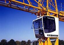 Věžové trolejové jeřáby s horní otočí Liebherr 420 EC-H 16