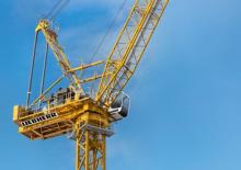 Věžové výkyvné jeřáby s horní otočí Liebherr 357 HC-L 18/32 Litronic
