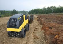 Vibrační příkopové válce Bomag BMP 8500