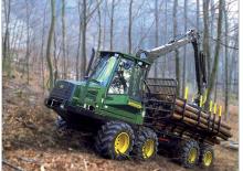 Vyvážecí traktory John Deere 810 D