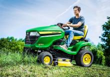 Zahradní traktory a ridery John Deere X354