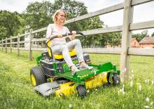 Zahradní traktory a ridery John Deere Z335E