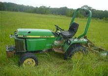 Zahradní traktory a ridery John Deere 856