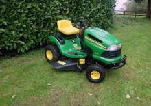 Zahradní traktory a ridery John Deere X110