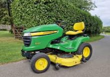 Zahradní traktory a ridery John Deere X320