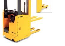 Regalové zakladače se sedadlem pro řidiče Jungheinrich ESC 316 z
