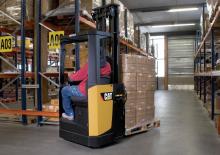 Regalové zakladače se sedadlem pro řidiče Caterpillar NSS15NI